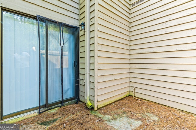 Building Photo - 6349 Holcomb Way