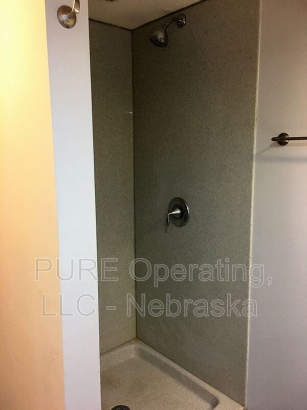 Building Photo - 4214 Pierce St