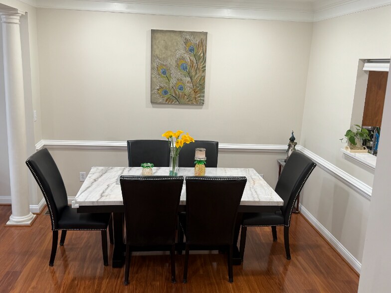 Building Photo - 5447 Serviceberry St