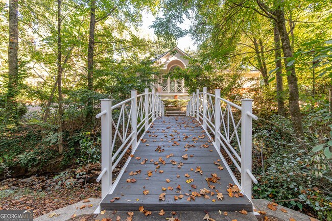 Building Photo - 651 Briarleigh Way