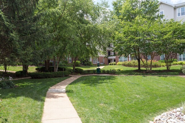 Building Photo - Fabulous 2br/2ba for rent in convenient Ga...