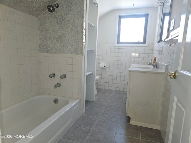 Building Photo - 176 2nd Ave