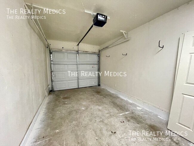 Building Photo - 7733 Fox Knoll Pl