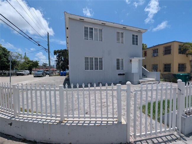 Building Photo - 500 SW 7th St