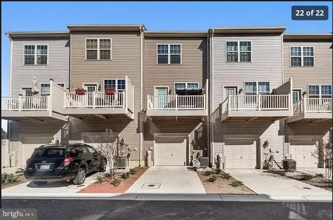 Building Photo - 2724 Downing Ln