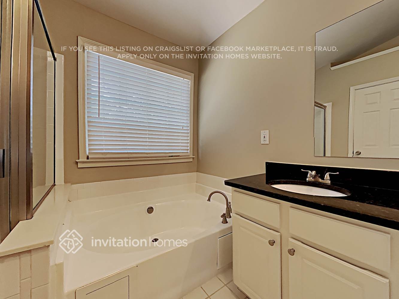 Building Photo - 1481 Gateview Way
