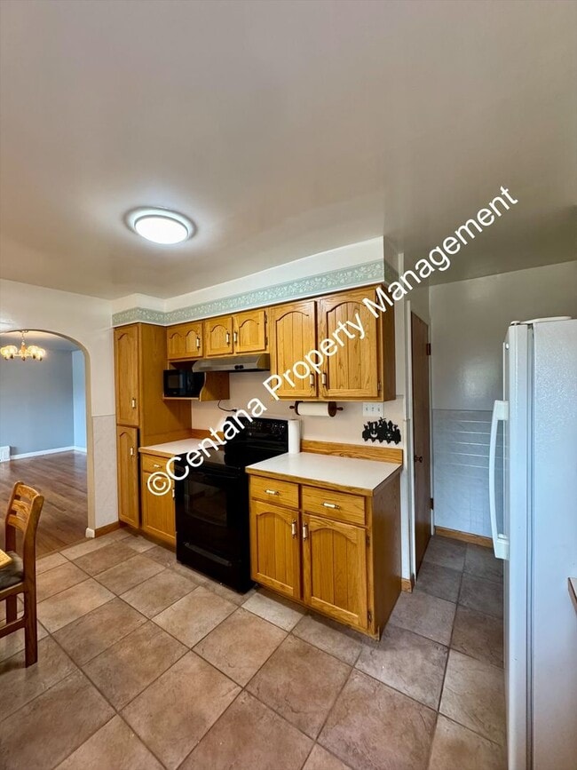 Building Photo - 2 Bedroom one Bath with large Yard located on the flats.