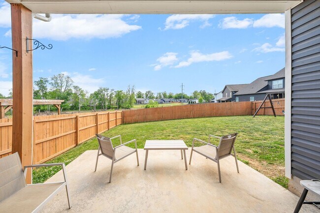 Building Photo - 1116 Eagle's View Dr