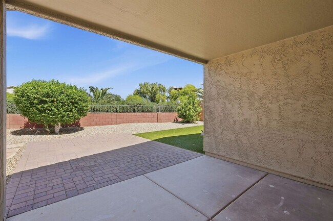 Building Photo - Stunning Home in North Phoenix