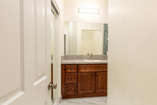 Building Photo - 713 Mission Dr