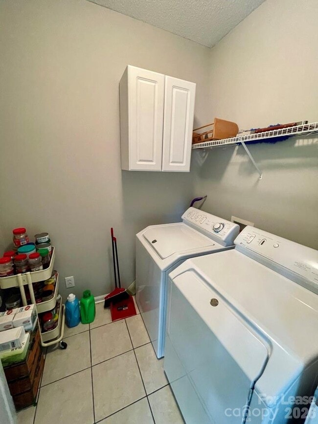 Building Photo - 8049 Stoneham Ct