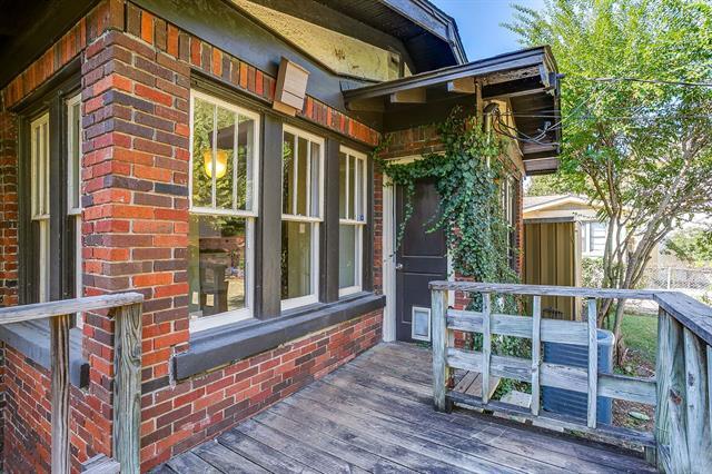 Building Photo - 2312 Mistletoe Ave