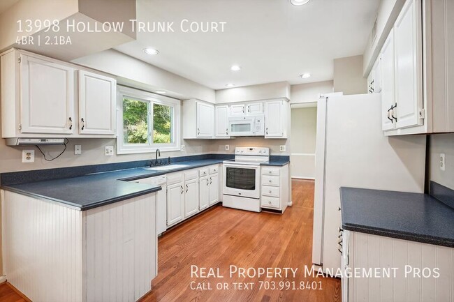 Building Photo - 13998 Hollow Trunk Ct