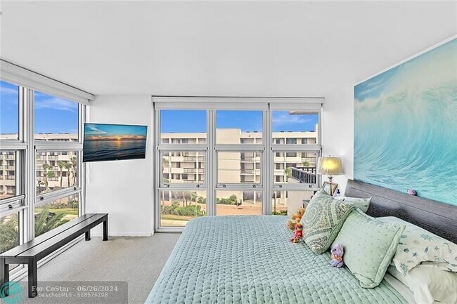 Building Photo - 525 N Ocean Blvd