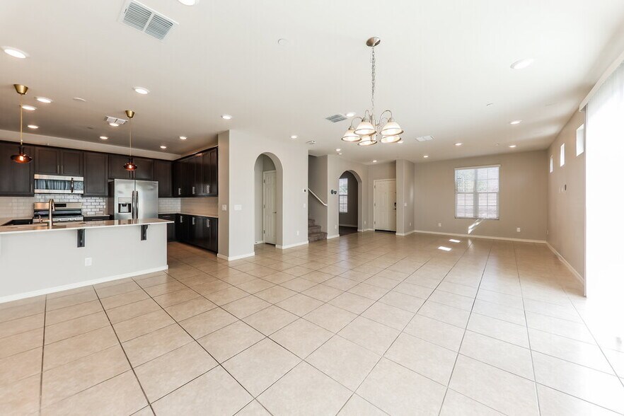 Building Photo - 12334 W Domino Dr