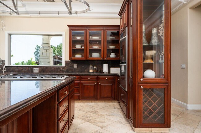 Building Photo - 14215 Killarney Dr