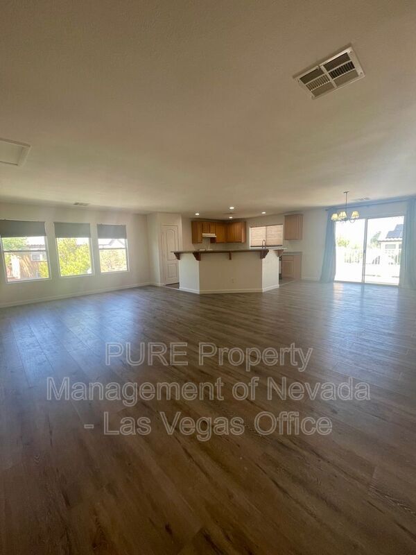 Building Photo - 102 La Padania Ave