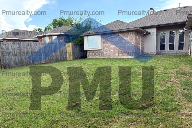 Building Photo - AVAILABLE NOW!!! Beautiful 3-Bedroom, 2-Ba...