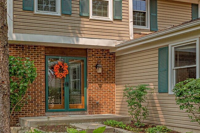 Building Photo - 1490 Paisley Ct