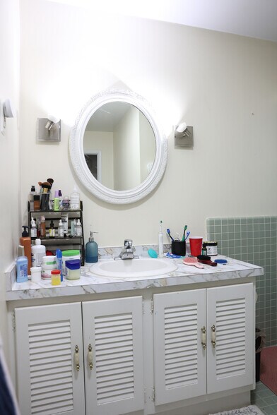 Full bath sink area - 1517 Cambria Dr