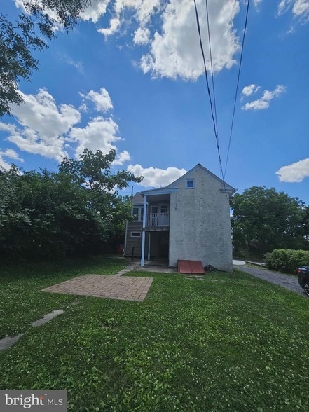 Building Photo - 27 N Front St