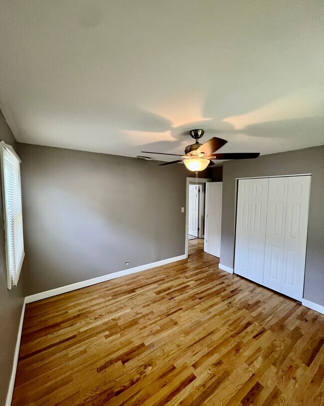 Building Photo - Private & Charming 2 Bed/1 Bath Ranch Styl...