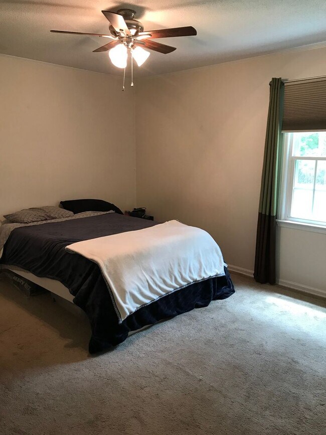 Building Photo - Affordable 3 Bedroom 1 Bathroom Home