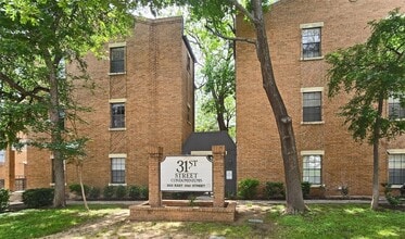 Building Photo - 203 E 31st St