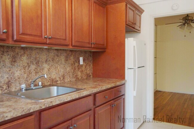 Building Photo - 1745 E 12th St