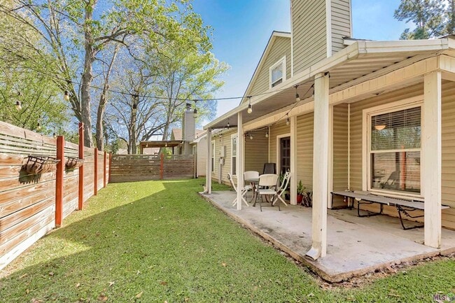 Building Photo - 9221 Fox Run Ave