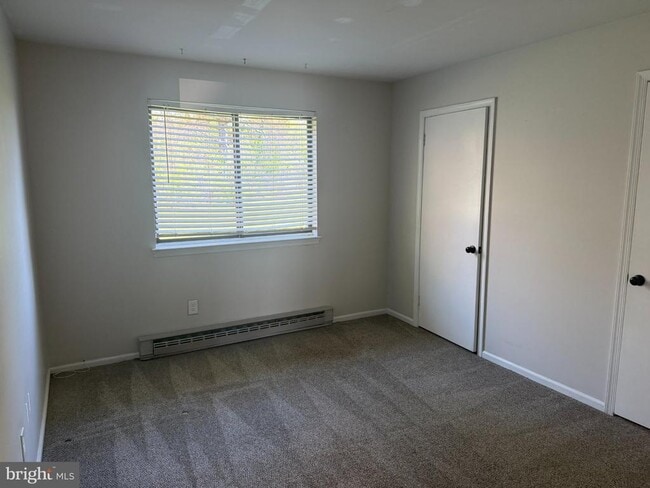 Building Photo - 612 N Shady Retreat Rd