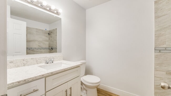 Building Photo - Beautiful Unit!  3/2 SINGLE FAMILY HOME