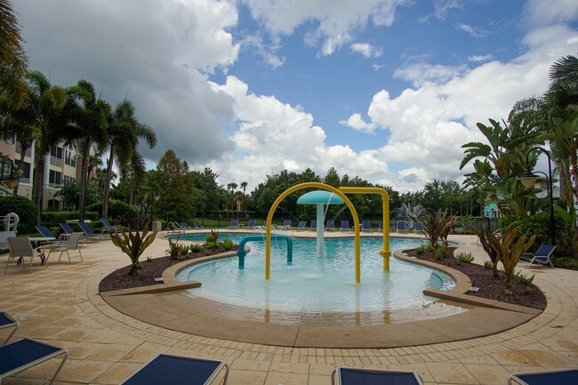 Building Photo - 1 bed Condo Ready to Move in in Kissimmee!!!