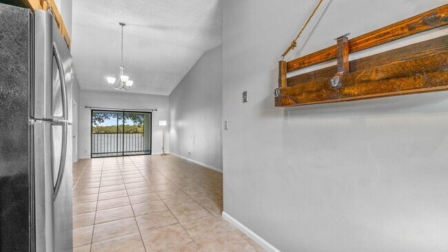 Building Photo - 2900 Olivewood Terrace
