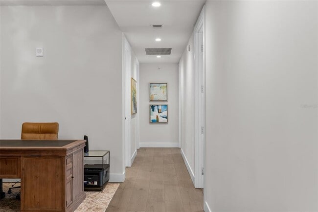 Building Photo - 301 1st St S