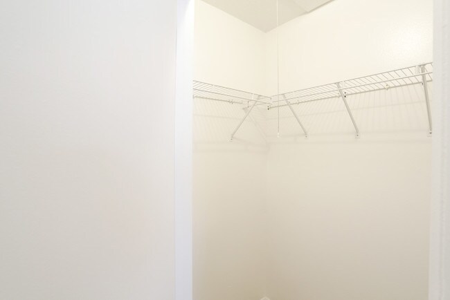 Building Photo - 202 Spring Creek Dr