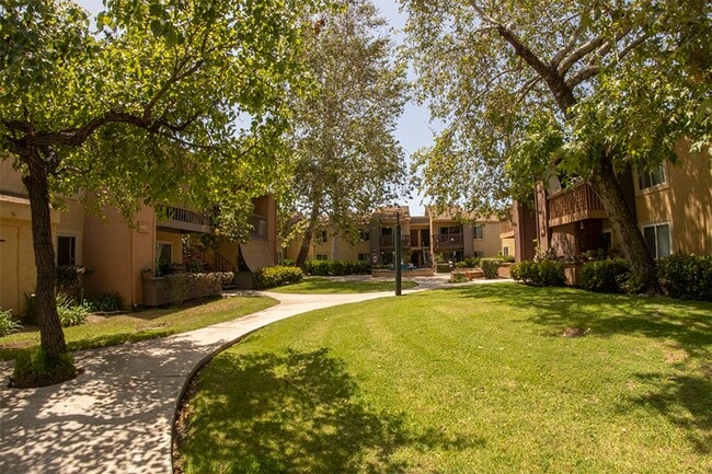 Building Photo - Mission Valley-Beautifully Updated Condo-N...