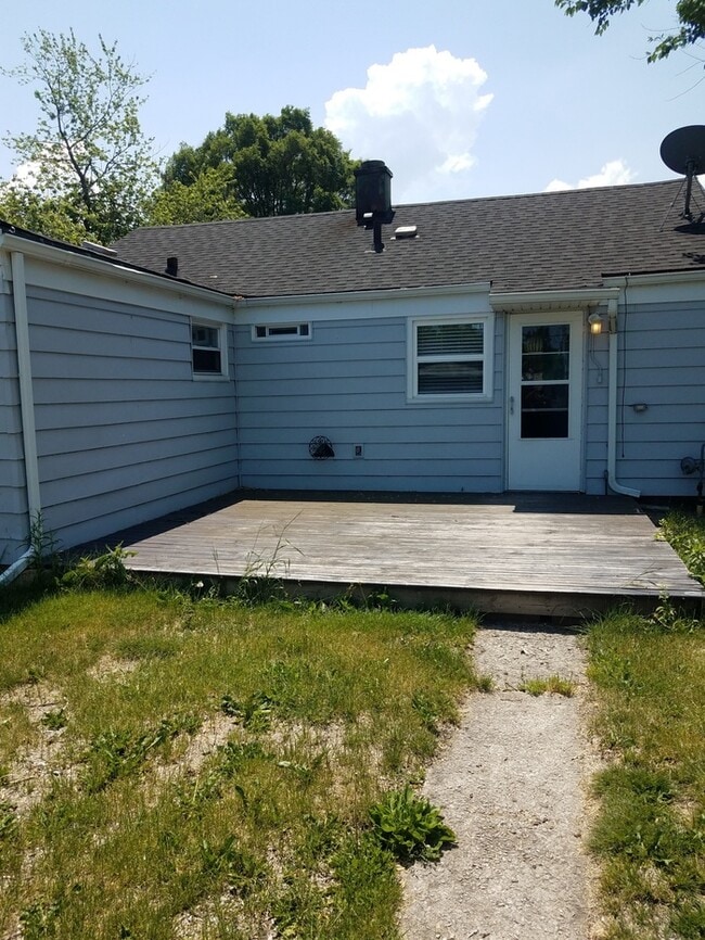 Building Photo - Beautifully rehabbed property