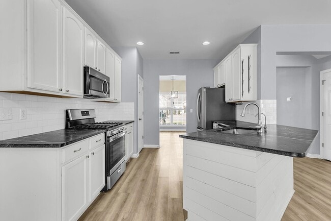 Building Photo - 7478 Hawks Cir