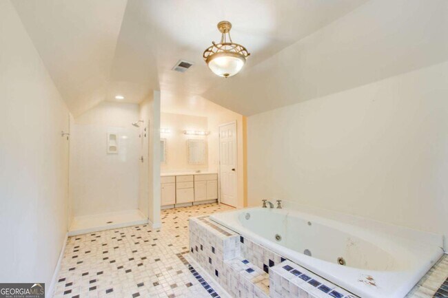 Building Photo - 2462 Empire Forest Dr