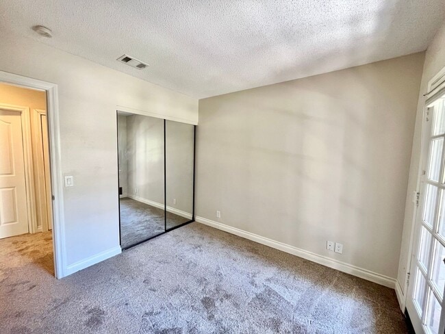 Building Photo - 2bd/2bth Apartment in Santee with In-Unit ...