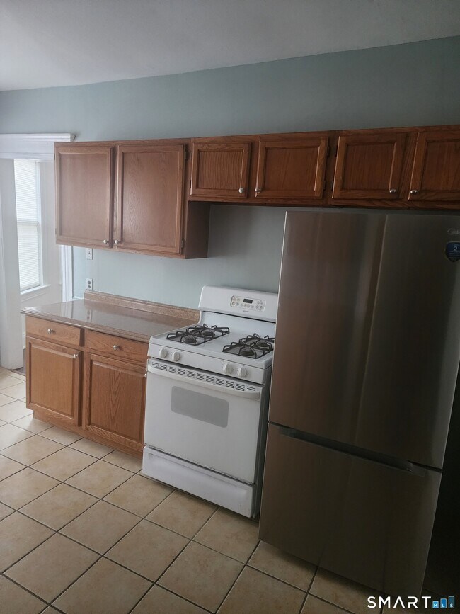 Building Photo - 2744 Main St