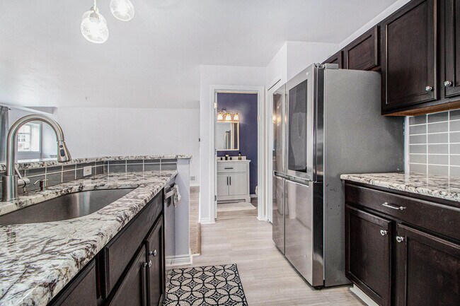 Building Photo - 3051 Barclay Way