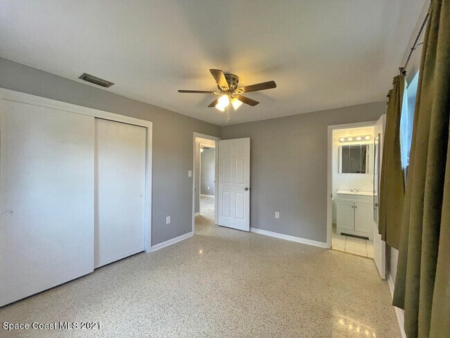 Building Photo - 265 Cherry Ave