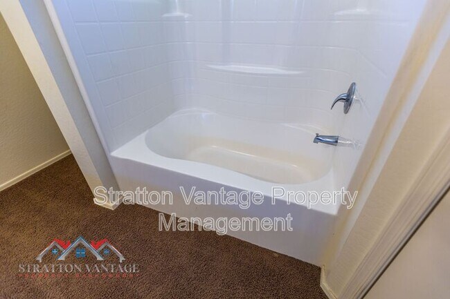 Building Photo - 2234 W Pima Ave