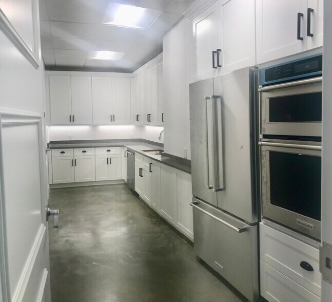 Catering Kitchen - 1111 Central Ave