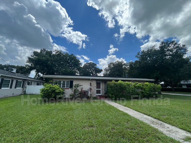 Building Photo - 1700 Aloma Ave