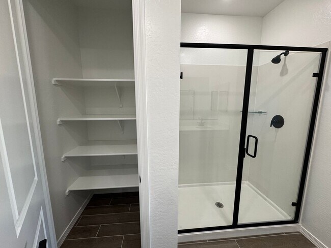 Building Photo - 7606 W Smoketree Dr