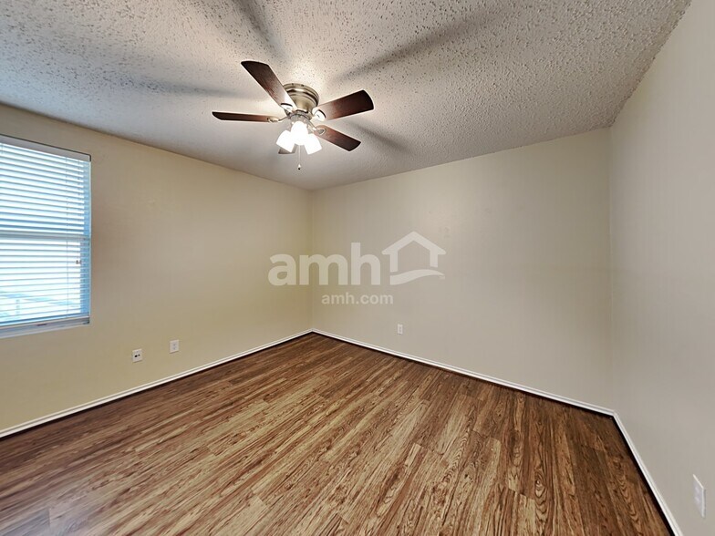 Building Photo - 3956 German Pointer Way