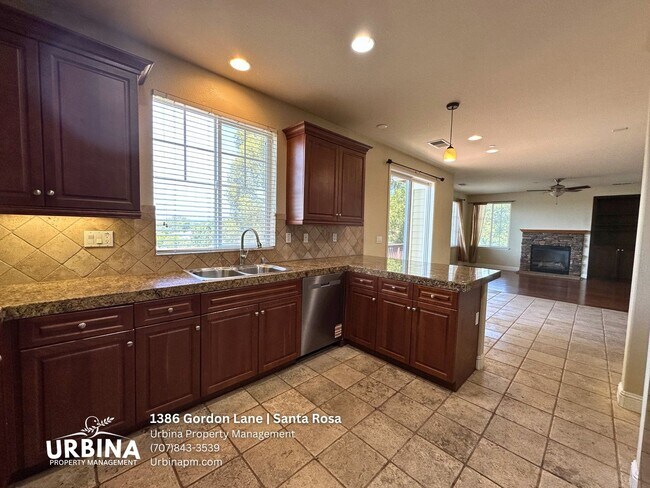 Building Photo - 1386 Gordon Ln